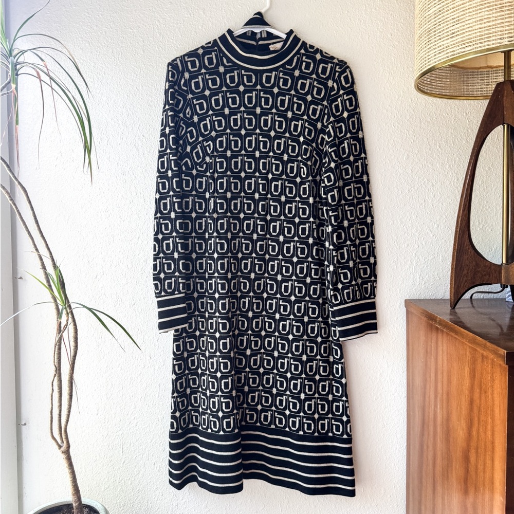 Capriel 1970s Groovy 100% Wool Knit Dress with Contrast Tie Belt